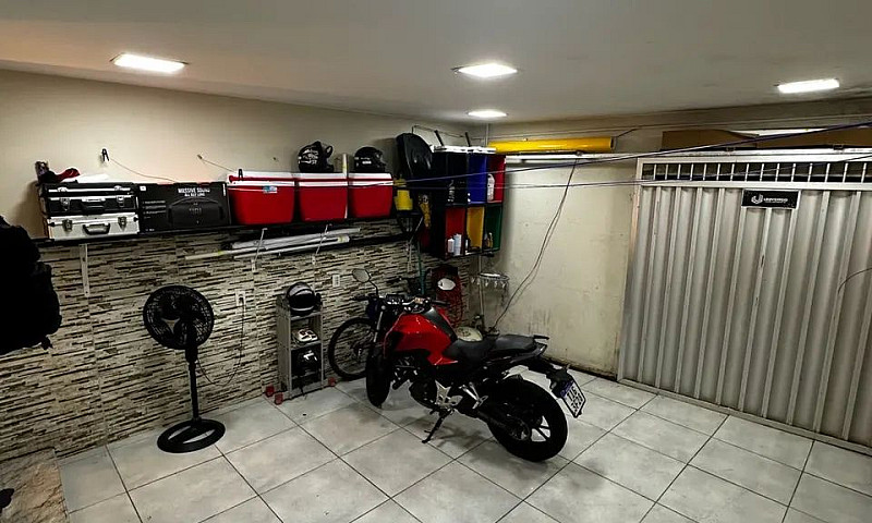 Vendo Uma Casa  Ou T...