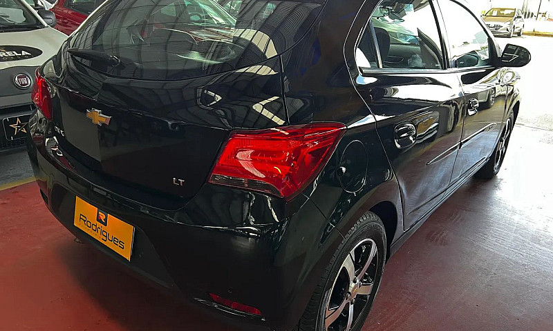Chevrolet Onix 1.4 M...