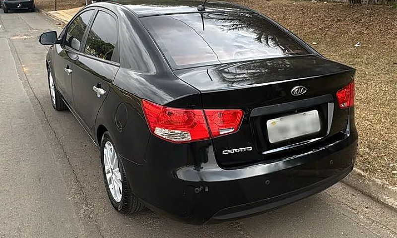 Kia Motors Cerato 1....