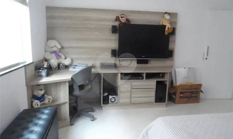 Casa Com 3 Quartos À...