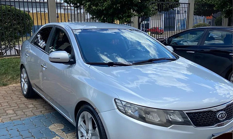 Kia Motors Cerato 1....