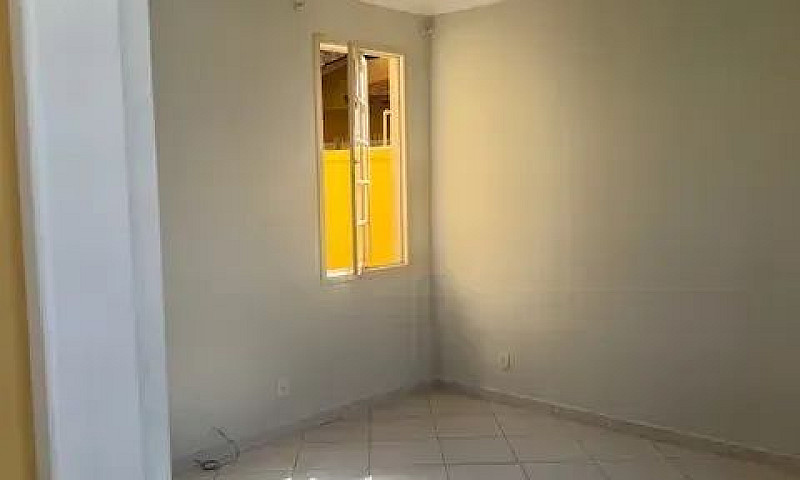 Casa De Condomínio P...