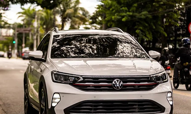 Volkswagen Nivus Hig...