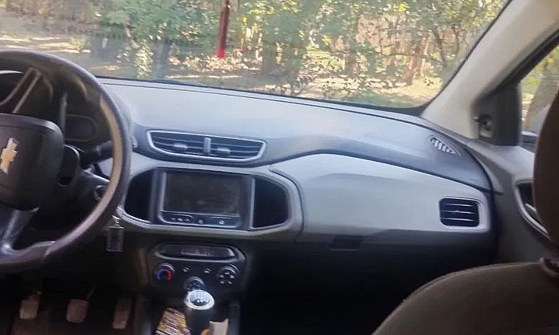 Chevrolet Onix Hatch...