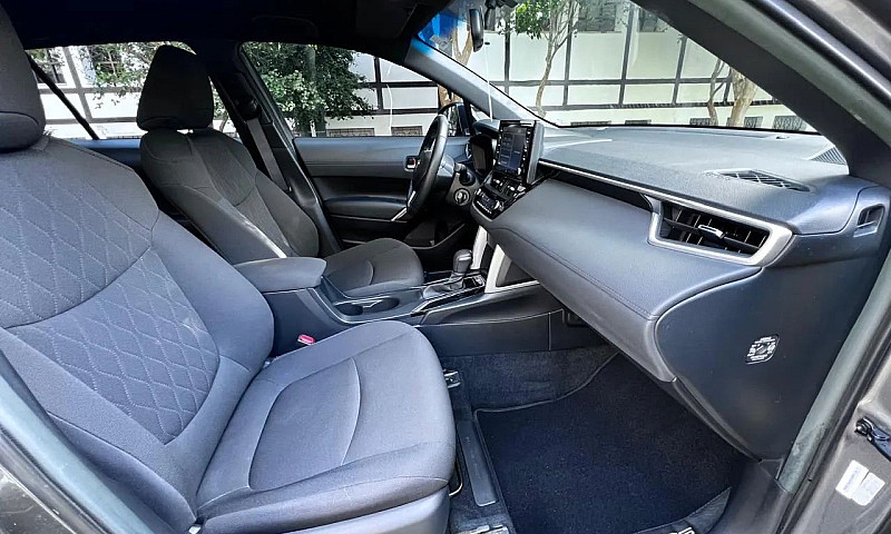 Toyota Corolla Cross...