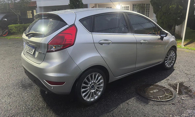 Ford Fiesta Titanium...