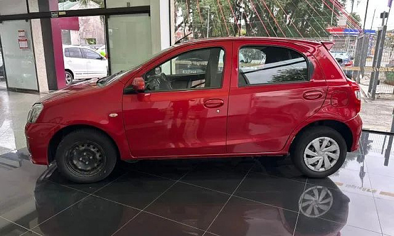 Toyota Etios X 1.3 F...