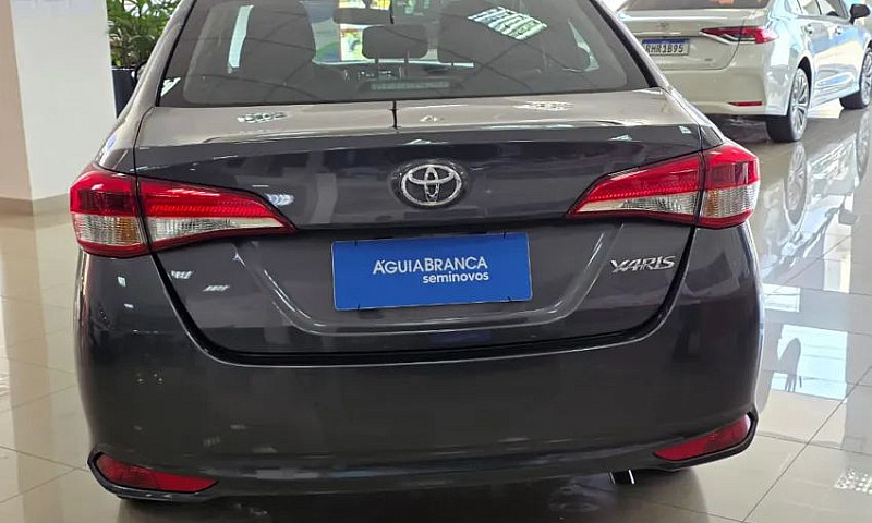 Toyota Yaris Xl Seda...