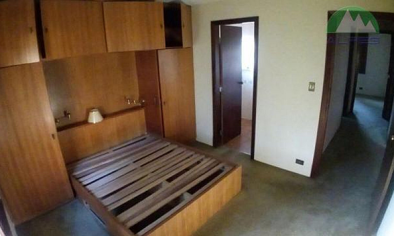 Casa Residencial À V...