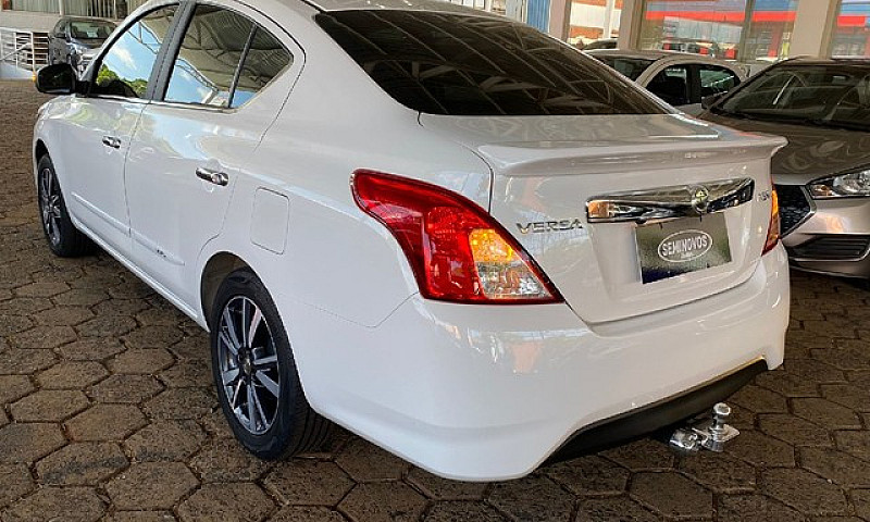 Nissan Versa 1.6 16V...