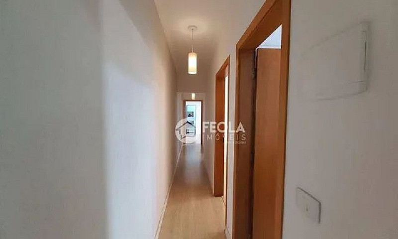 Casa Com 3 Dormitóri...
