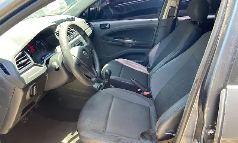 Volkswagen Voyage 1....