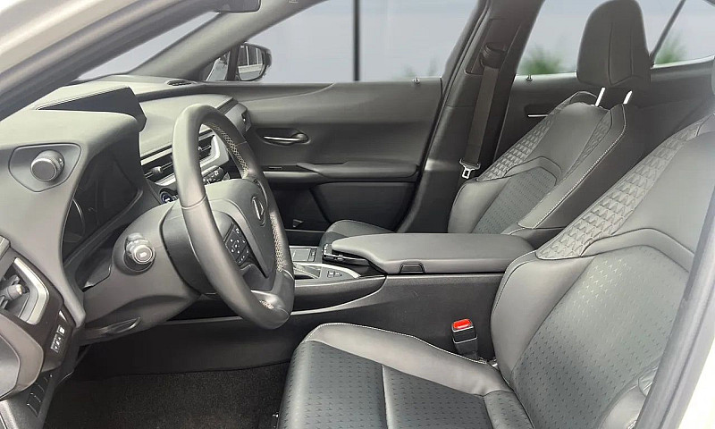 Lexus Ux-250H Dynami...