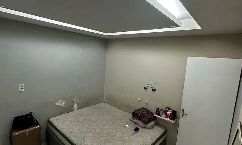 Vendo Uma Casa  Ou T...