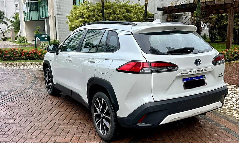 Toyota Corolla Cross...