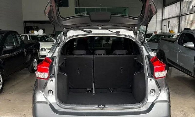 Nissan Kicks Active ...