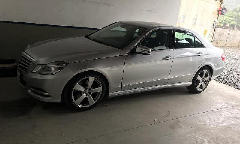 Mercedes-Benz E-250...