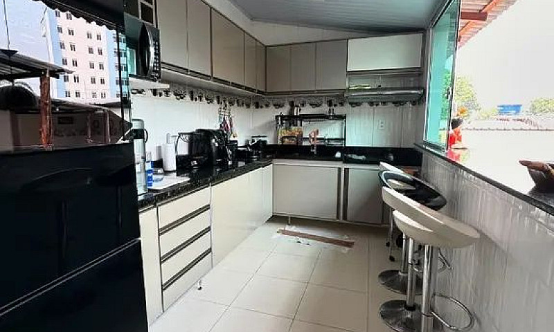 - Casa No Bequimão...