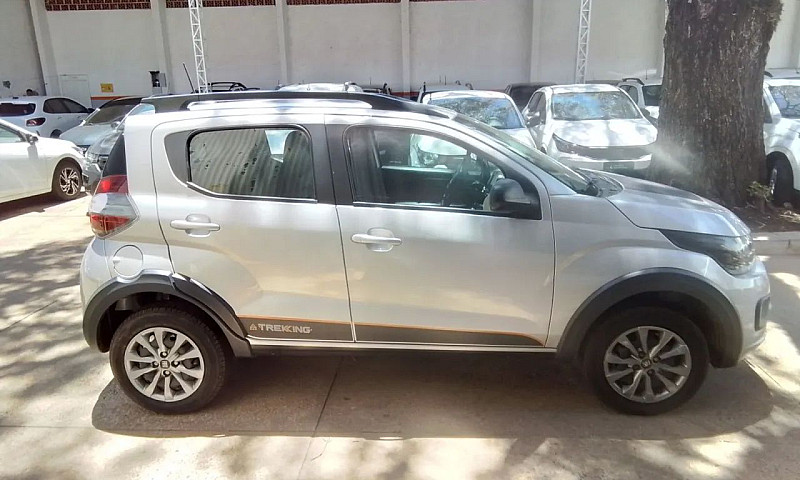 Fiat Mobi Trekking 1...
