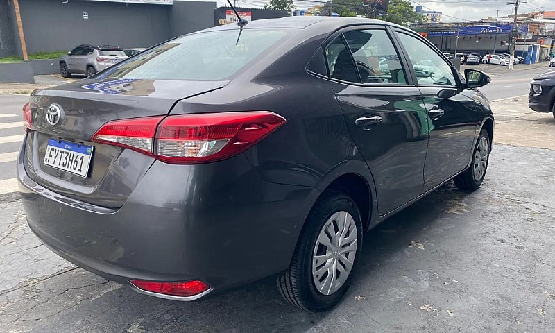 Toyota Yaris Xl Seda...
