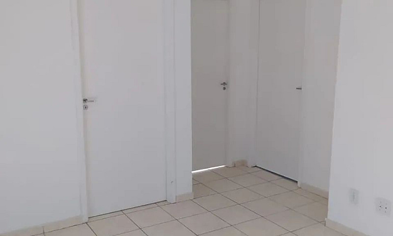 Aluga-Se Quarto  Fem...