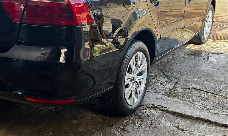 Volkswagen Voyage 1....