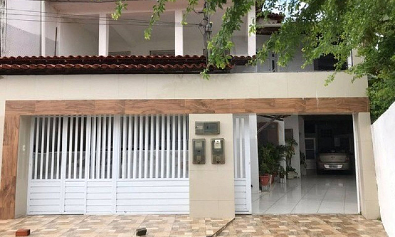 Casa A Venda Com 440...