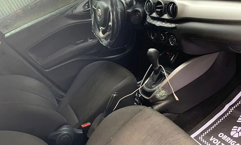 Fiat Cronos 1.8 16V ...