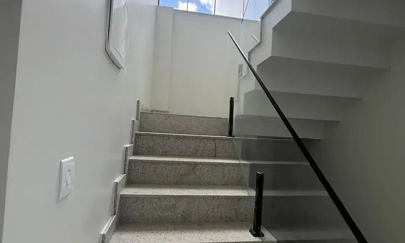 Alugo Casa Com 03 Su...