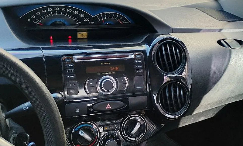 Toyota Etios X 1.3 F...