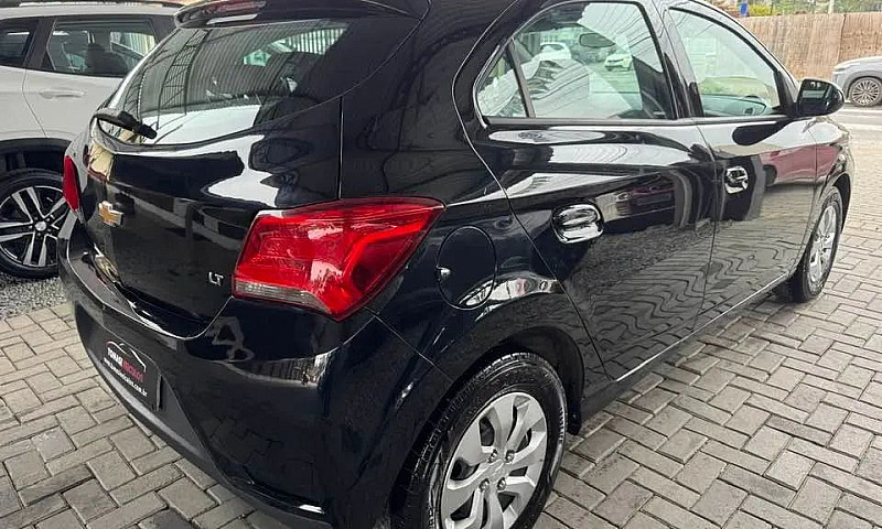 Chevrolet Onix Hatch...