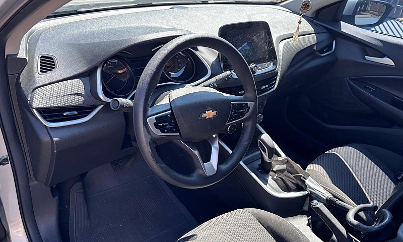 Chevrolet Onix Plus ...