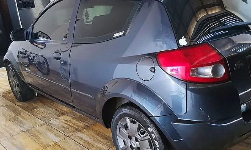 Ford Ka...
