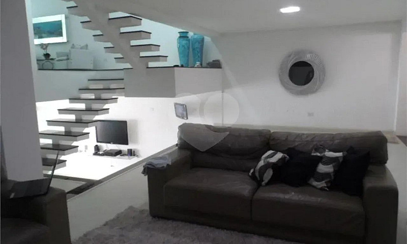 Casa Com 3 Quartos À...