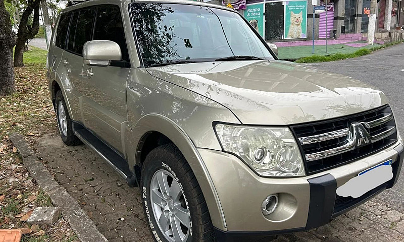 Mitsubishi Pajero Fu...
