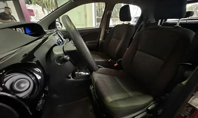 Toyota Etios X 1.3 F...