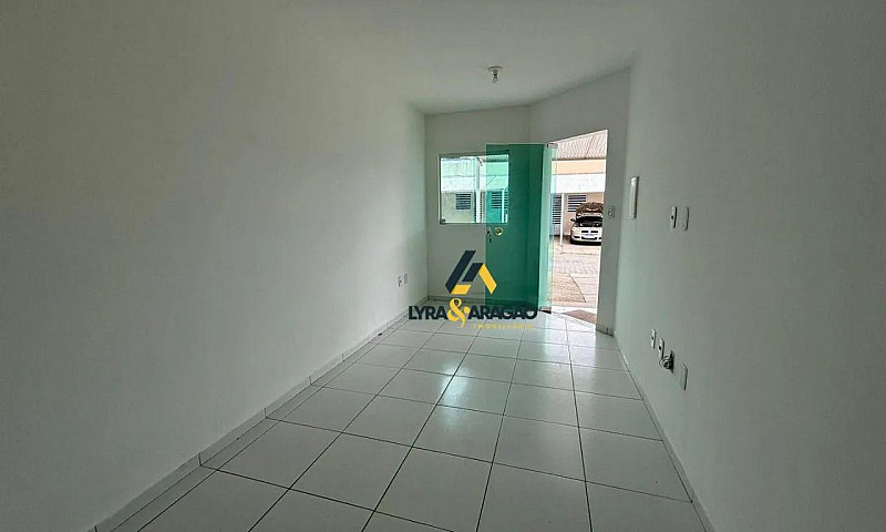 Casa Com 2 Dormitóri...