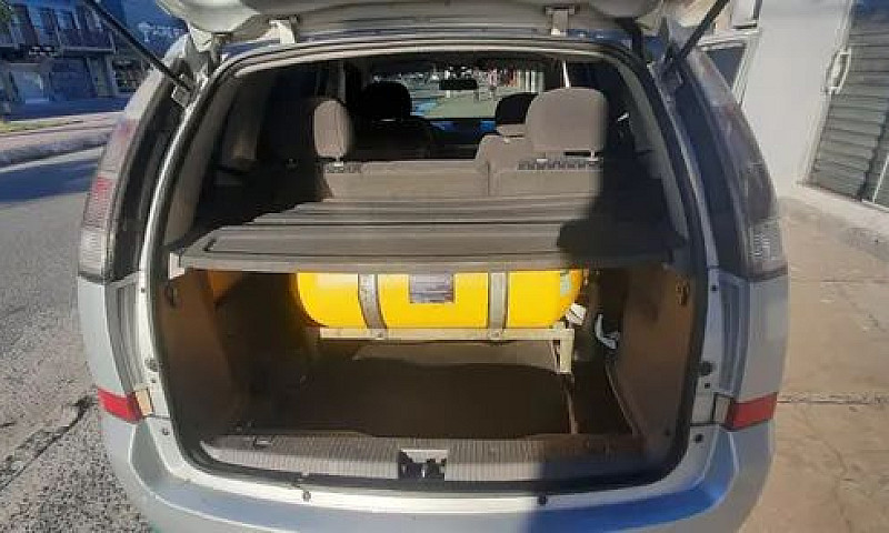 Meriva Maxx  2012 1....