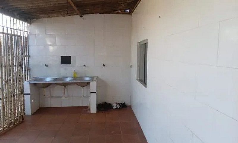 Duas Casa No Mesmo L...