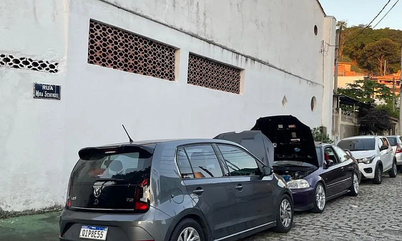 Volkswagen Up! High ...