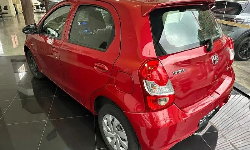 Toyota Etios X 1.3 F...