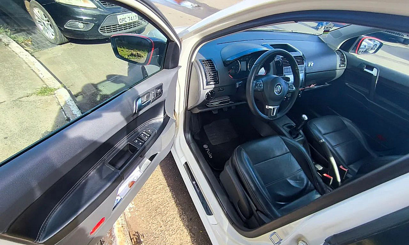 Volkswagen Polo Sed....