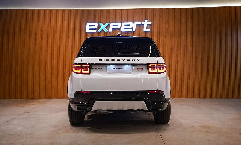 Land Rover Discovery...