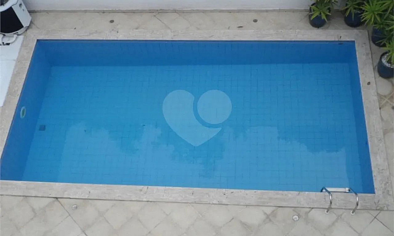 Casa Com 3 Quartos À...