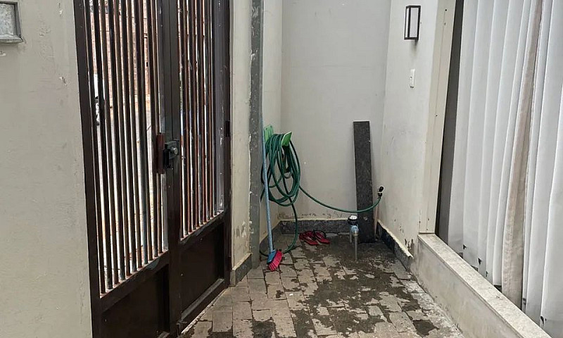 Vendo Sobrado, Pego ...