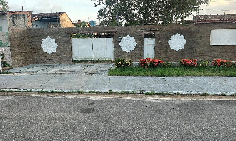 Vende-Se Linda Casa ...