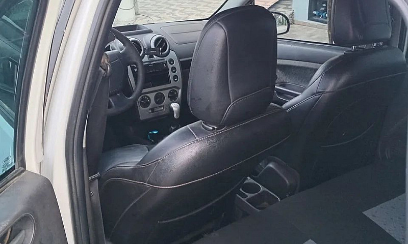 Ford Fiesta S 1.0 8V...