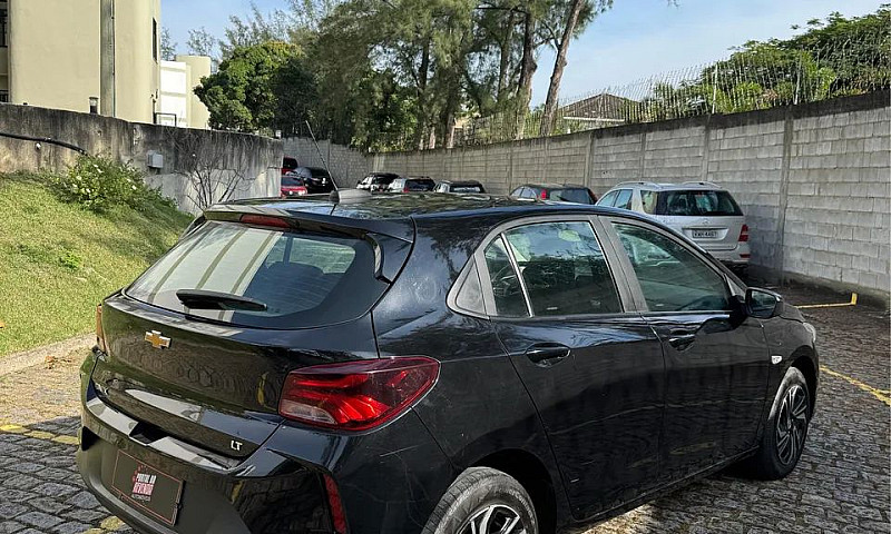 Chevrolet Onix Hatch...