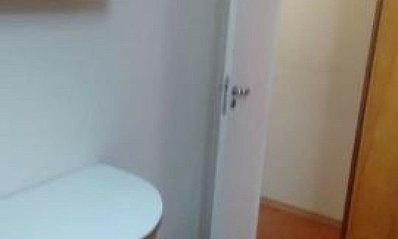 Alugo Apartamento 03...