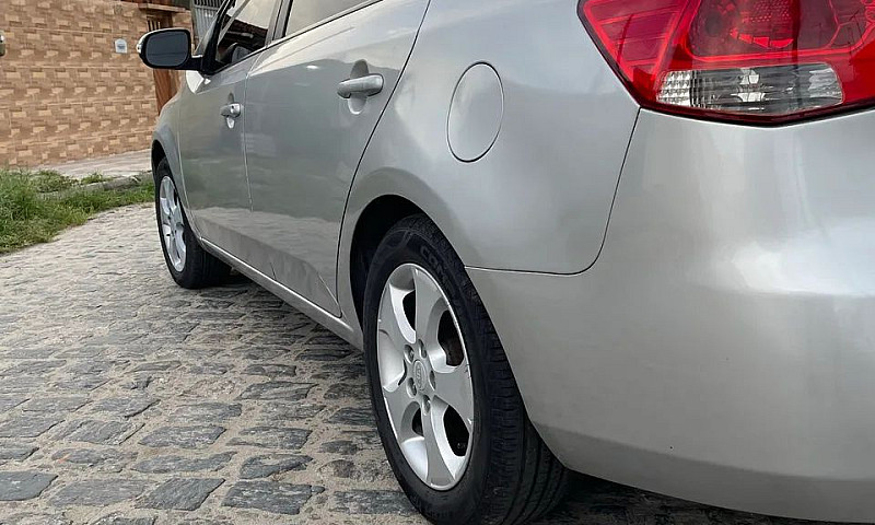 Kia Motors Cerato 1....